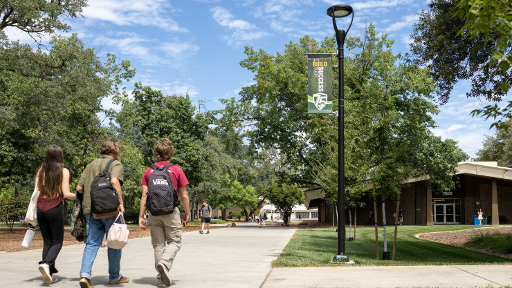 Students walking on Shasta College campus. 